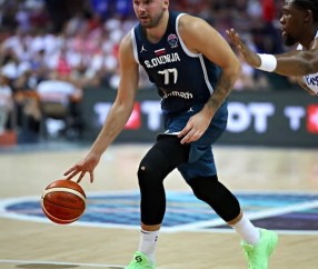 爱游戏- 东契奇在德国队比赛中突破纪录,连败引发热议的原因 