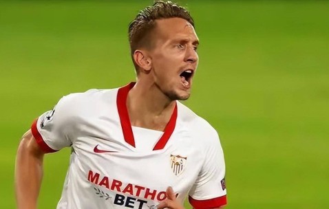 爱游戏-莱万多夫斯基连续十场比赛得分超过关键助攻，G2挑战极限！的简单介绍