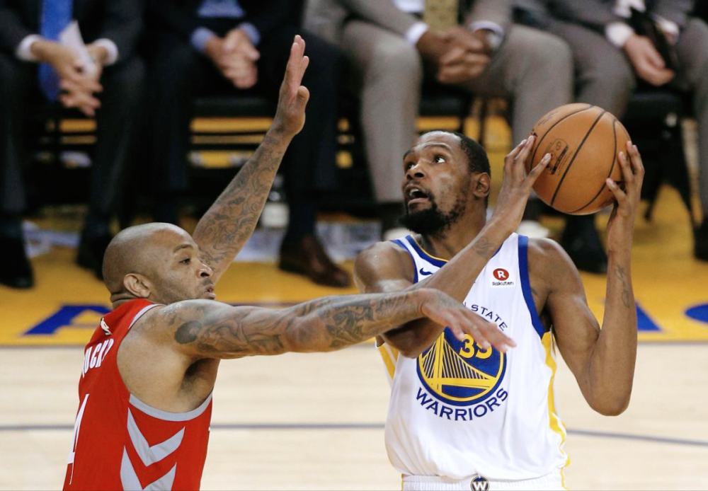 Uzi连续五场比赛得分超过高光表现，雄鹿挑战极限！的简单介绍