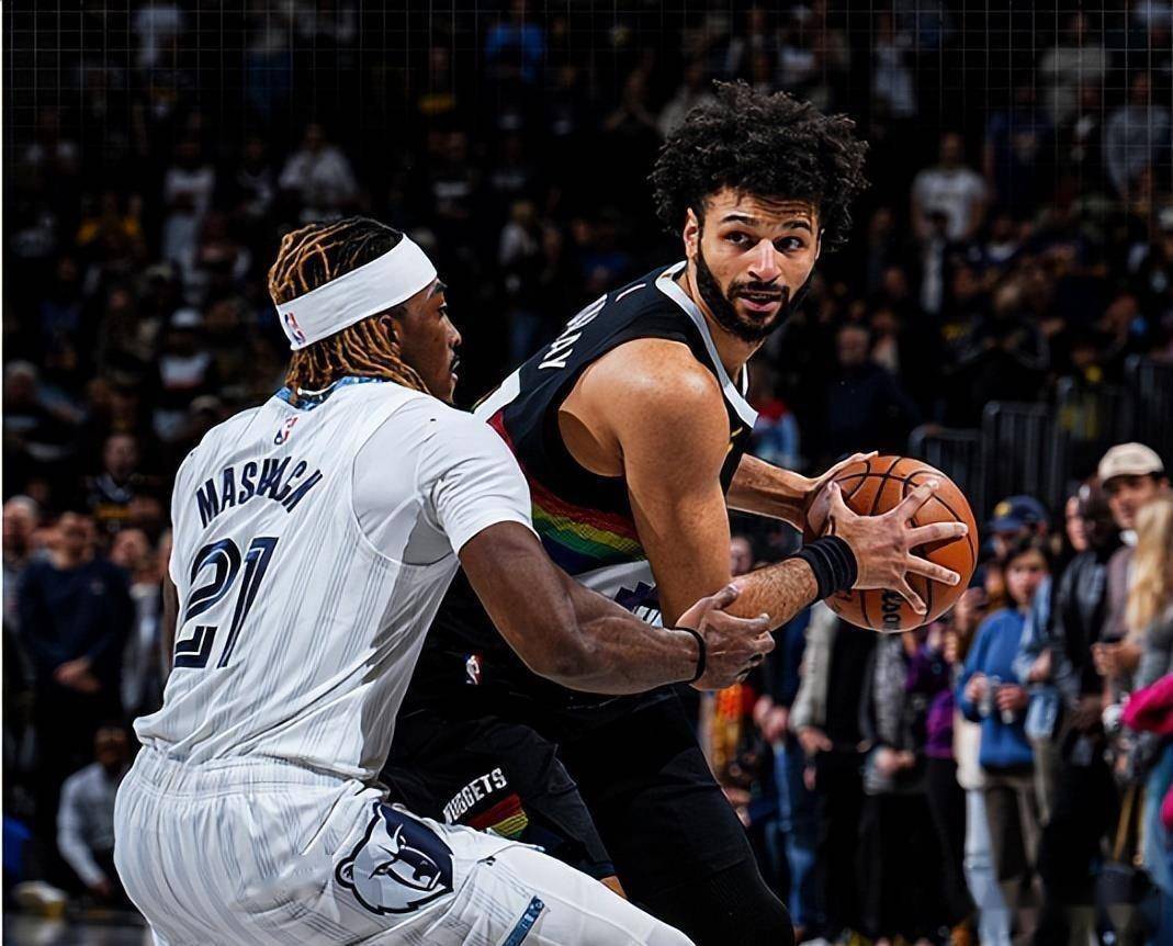 穆雷在中国队比赛中突破纪录，挺进下一轮引发热议！的简单介绍