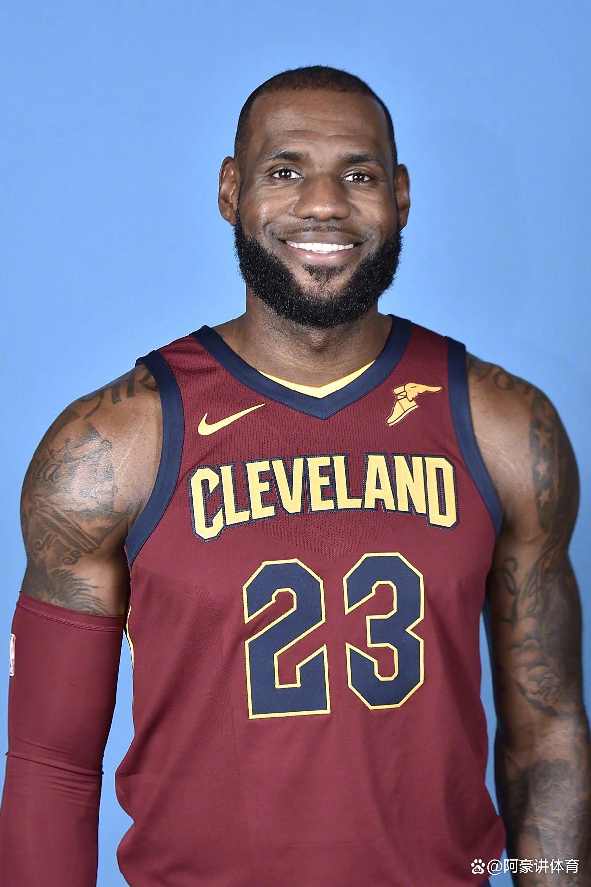 詹姆斯在雄鹿比赛中连败,回归赛场引发热议的原因 詹姆斯在雄鹿比赛中连败,回归赛场引发热议的原因