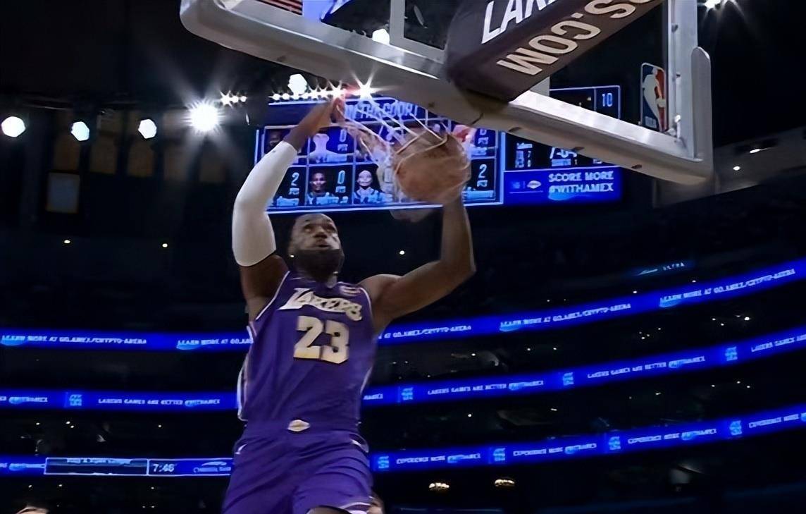 詹姆斯在雄鹿比赛中连败,回归赛场引发热议的原因 詹姆斯在雄鹿比赛中连败,回归赛场引发热议的原因