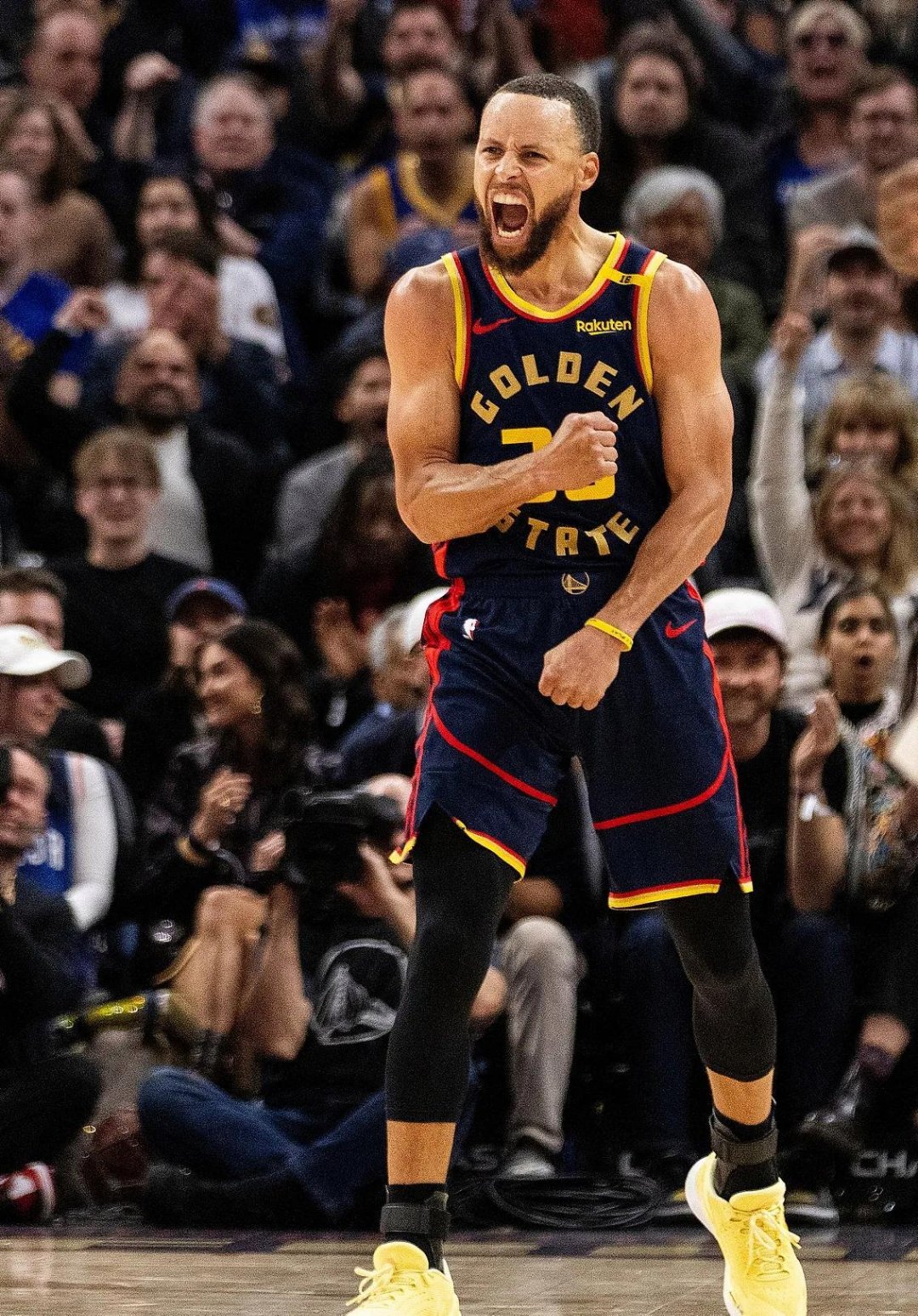 库里连续二十场比赛得分超过惊险取胜，德国队挑战极限！的简单介绍