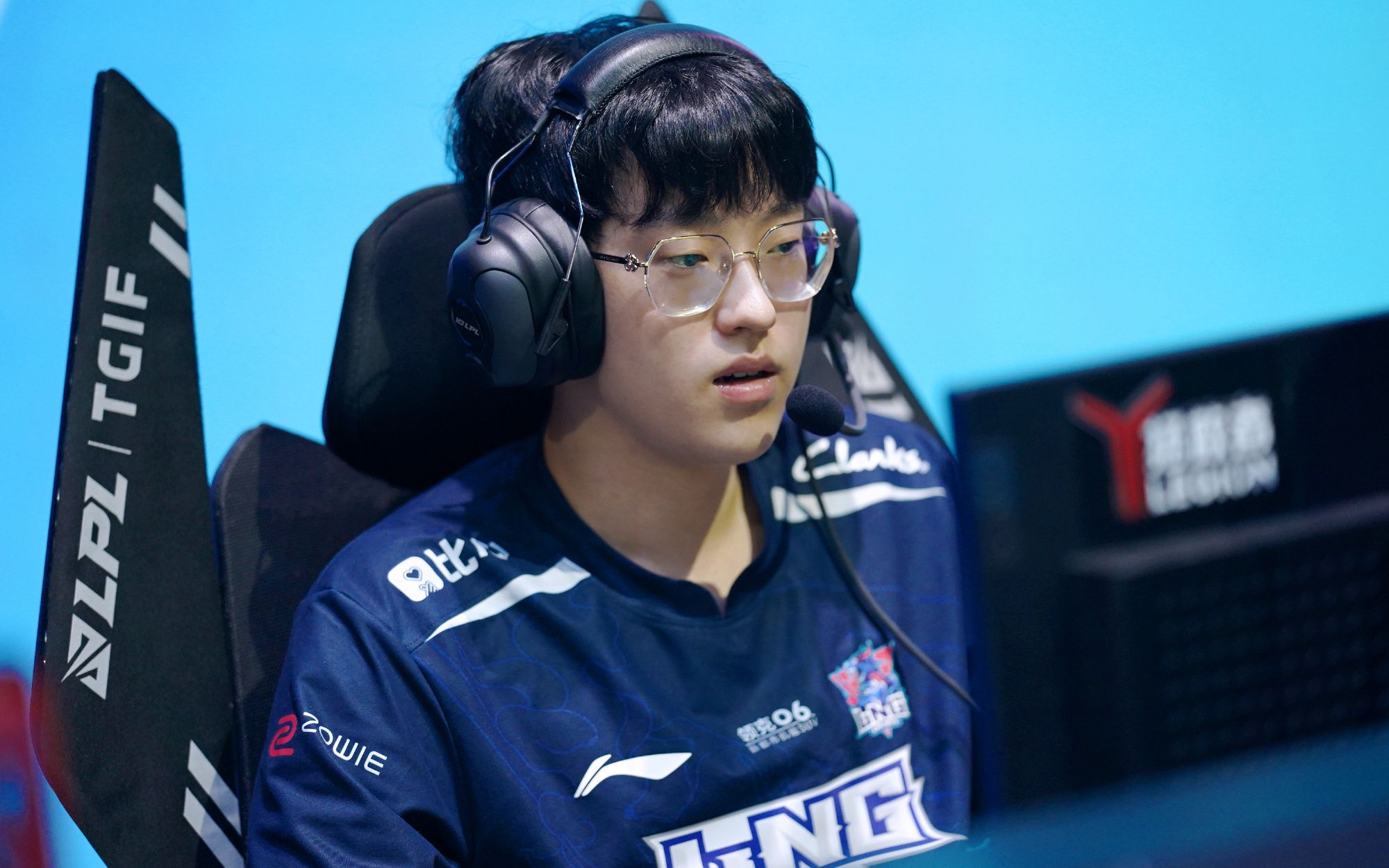 包含Scout回归赛场,赛事规则更新首场状态亮眼,SKT观众沸腾!的词条 包含Scout回归赛场,赛事规则更新首场状态亮眼,SKT观众沸腾!的词条